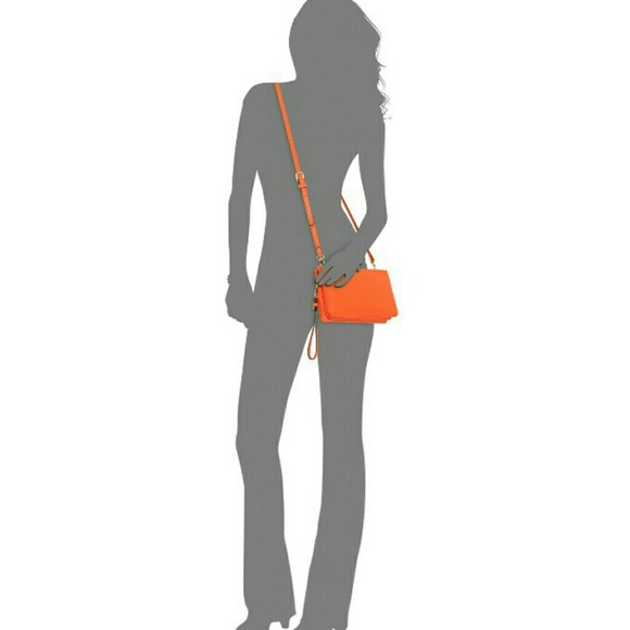 🎉SALE🎉 NWT Vince Camuto Crossbody - Picture 4 of 4