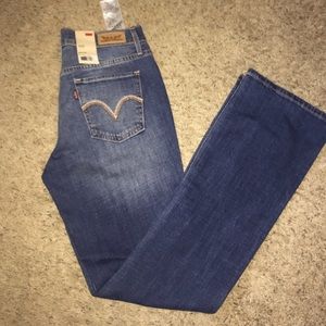 Women's Levi Jeans