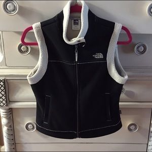 North Face Vest. Black. Size Small