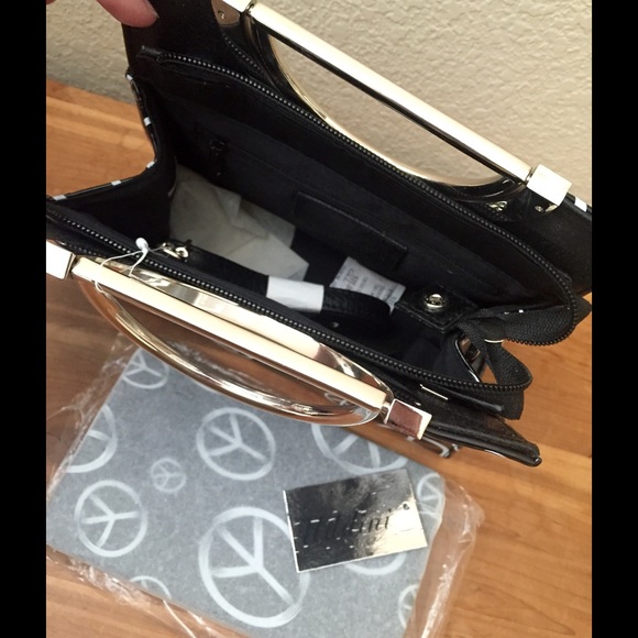 Peace-print Handbag and Wallet Collection ✌🏻 - Picture 2 of 3