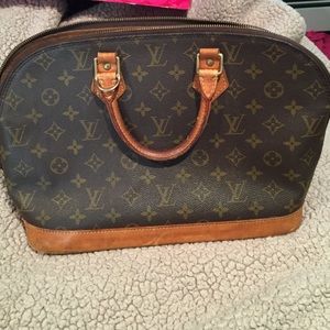 Authentic Louis Vuitton alma handbag