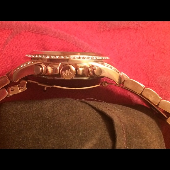 Michael Kors watch. Rose Gold. - Picture 3 of 4