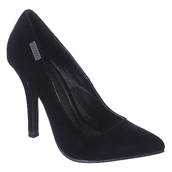 NWOT Black suede pumps NEVER USED