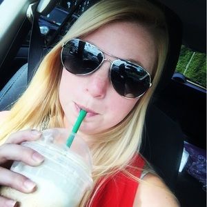 Meet your Posher, Marissa