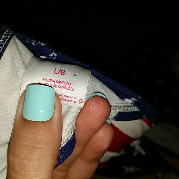 Bikini - Picture 3 of 3