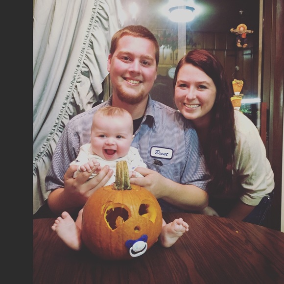 Meet your new posher! - Picture 2 of 4