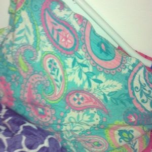 A temperpetic pillow with case