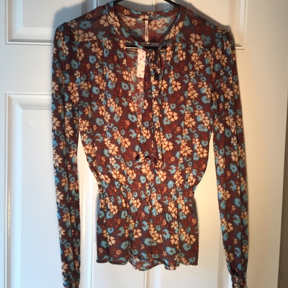 FREE PEOPLE NWT SWEATER TOP!❤️❤️❤️