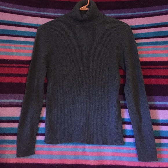⭐️💚GAP CHARCOAL TURTLENECK💚⭐️