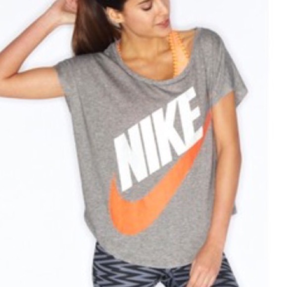 Nike Signal Tee
