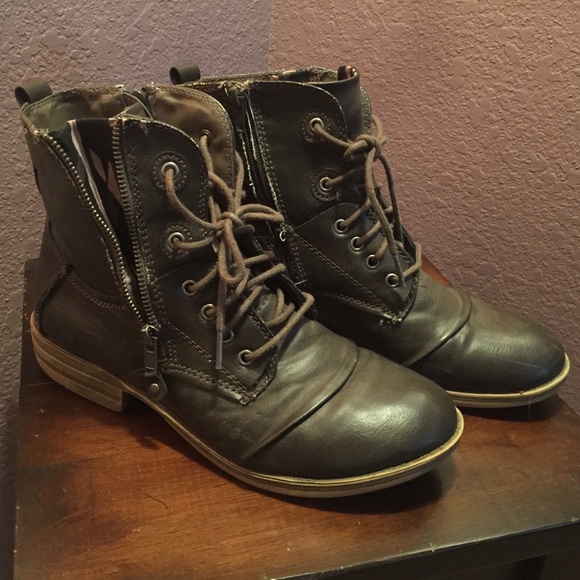 American rag brown leather boots