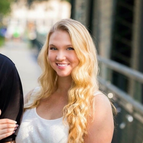 Meet your Posher, Chrissy