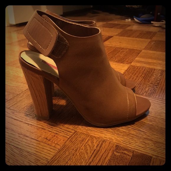 Urban Outfitters Shoes - Peep Toe Heels/Pumps, Mocha/dark-beige, size 6