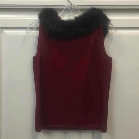 Sweater tank top with removable fur trim - Picture 3 of 4