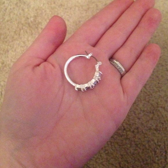 Hoop Earring - Picture 3 of 4