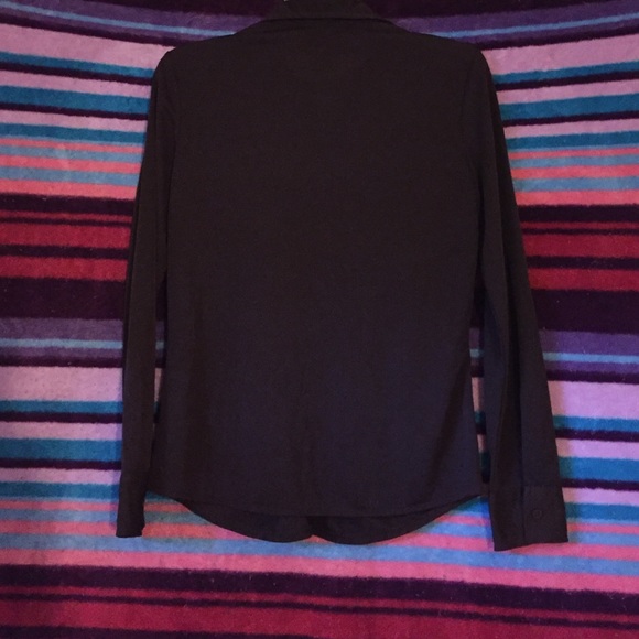 ⭐️EXPRESS BUTTON DOWN TOP⭐️ - Picture 2 of 2