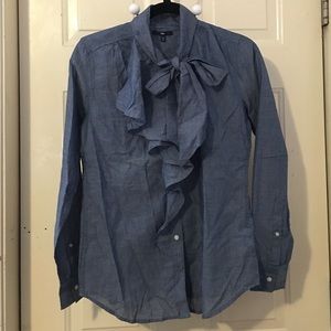 GAP chambray blouse with bow sz XS