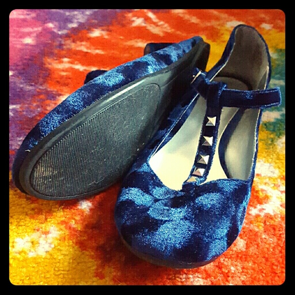 Arizona studded flats