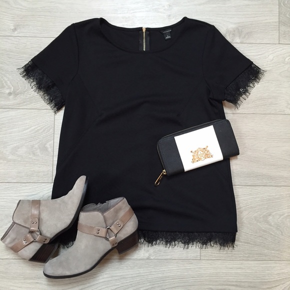 Ann Taylor Tops - 💥HP Ann Taylor black top