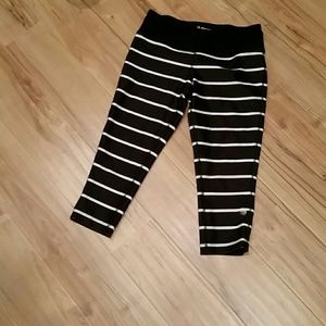 Capri exercise pants