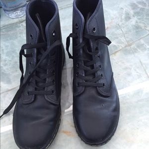 Doc Martins matte leather lace up boots