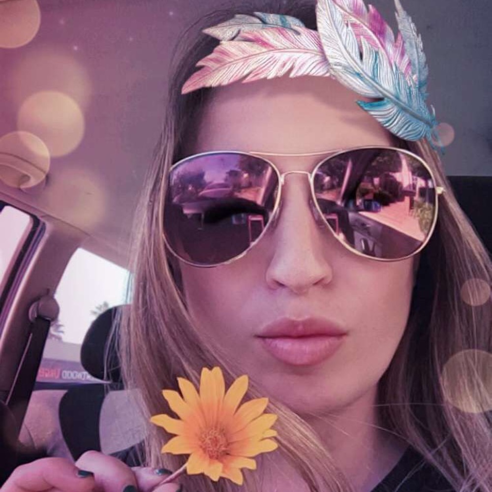 Meet your Posher, Nicole