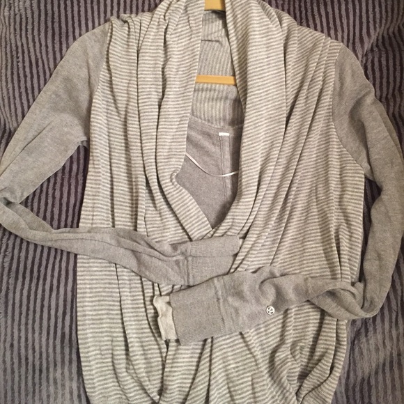 Lululemon iconic wrap sweater