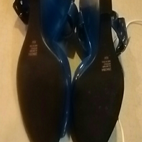 Shoes - Picture 4 of 4