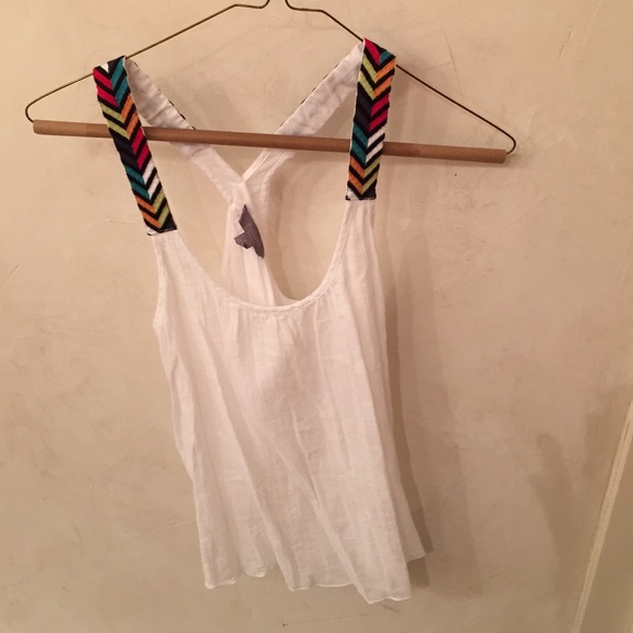 A cute white top