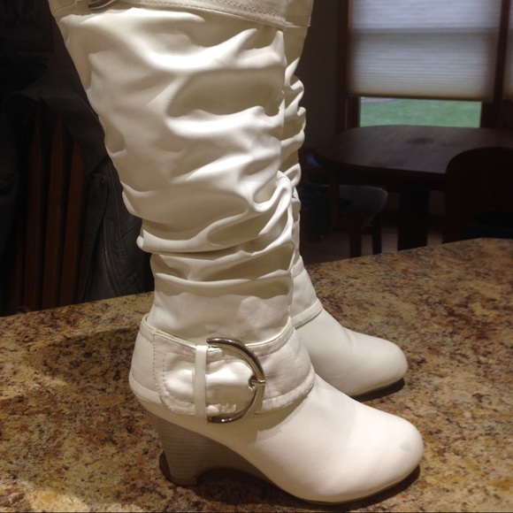 Top moda white knee high boots. Size 8