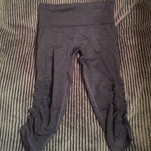 Lululemon in the flow crop