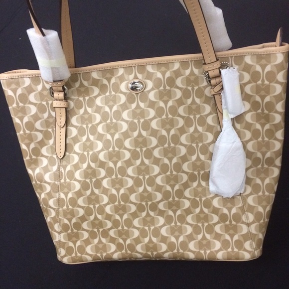 Coach Handbags - COACH Zip Tote