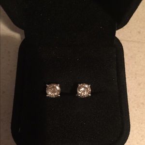 1.6 ctw Diamond Stud Earrings