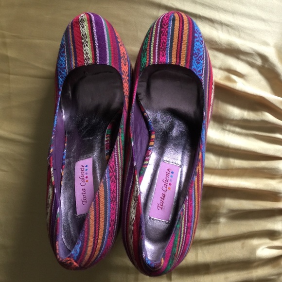 Torta Caliente Heels - Picture 2 of 3