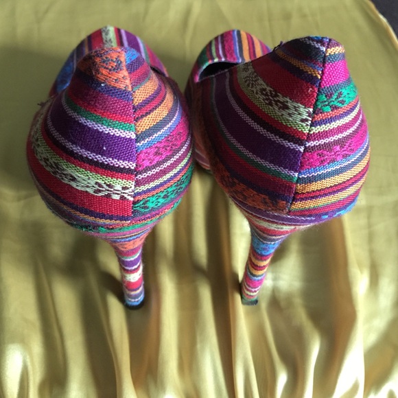 Torta Caliente Heels - Picture 3 of 3