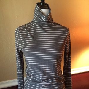 Grey and white turtleneck