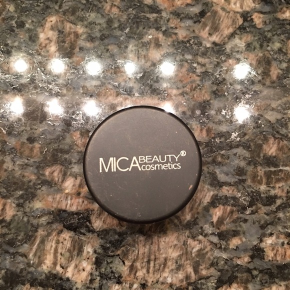 Mica Beauty Cosmetics loose shimmer eyeshadow - Picture 3 of 3
