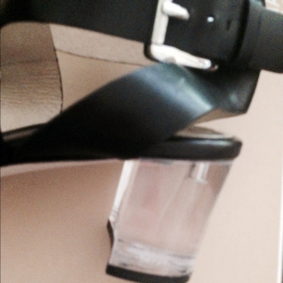 MICHAEL KORS Sandal - Picture 2 of 3