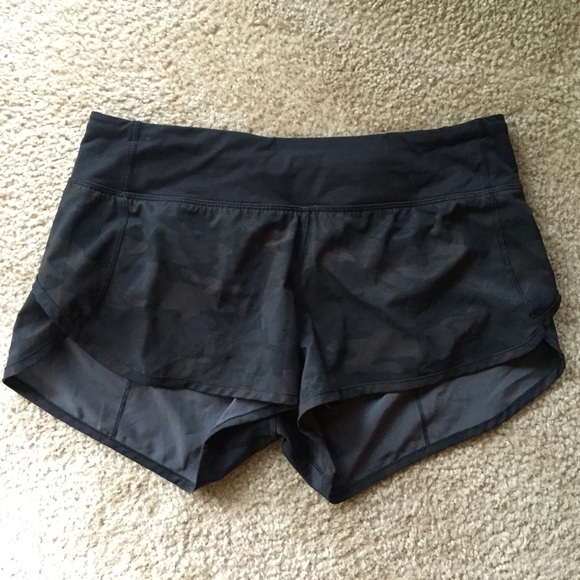 Lululemon speed short in dark camo