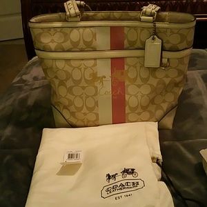 Coach shoulder CHS Tote