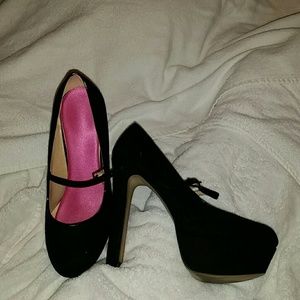 Sz 6.5 Black platform heels