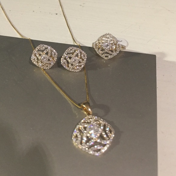 SOLD*** Stunning 14kt gold stamped set- BNWT! - Picture 3 of 4