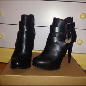 Zara high heels ankle booties wth buckle