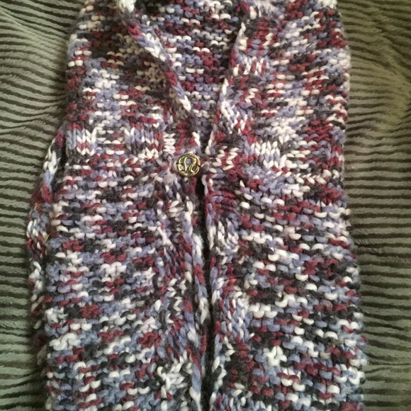 Lululemon hickey hider scarf