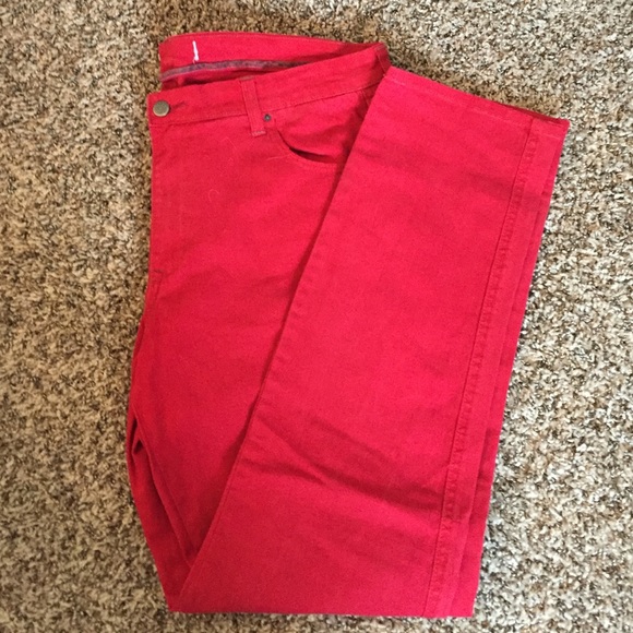 🚫SOLD/BUNDLE🚫 Old Navy Red Sweetheart Jeans