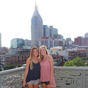 Meet your Posher, Eason