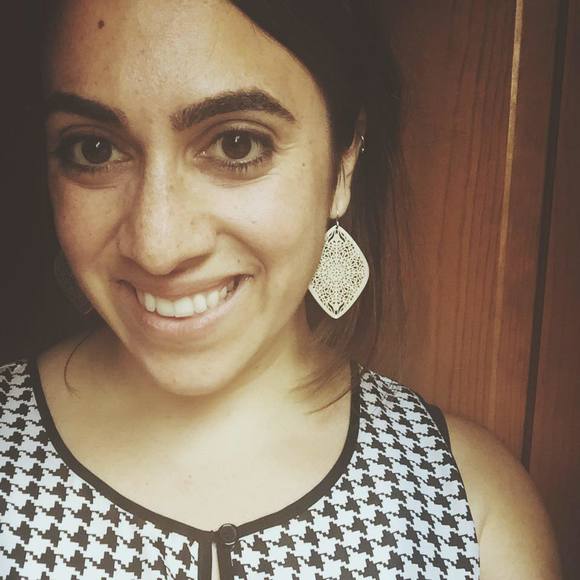 Meet your Posher, Yvette