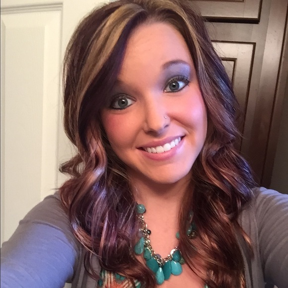 Meet your Posher, Mariah - Picture 1 of 1