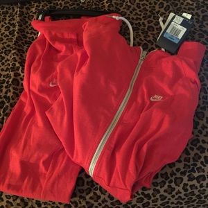 Nike jogger set. New with tags!