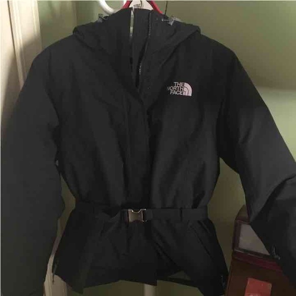 Ladies North Face Ski Jacket. Exc condition.